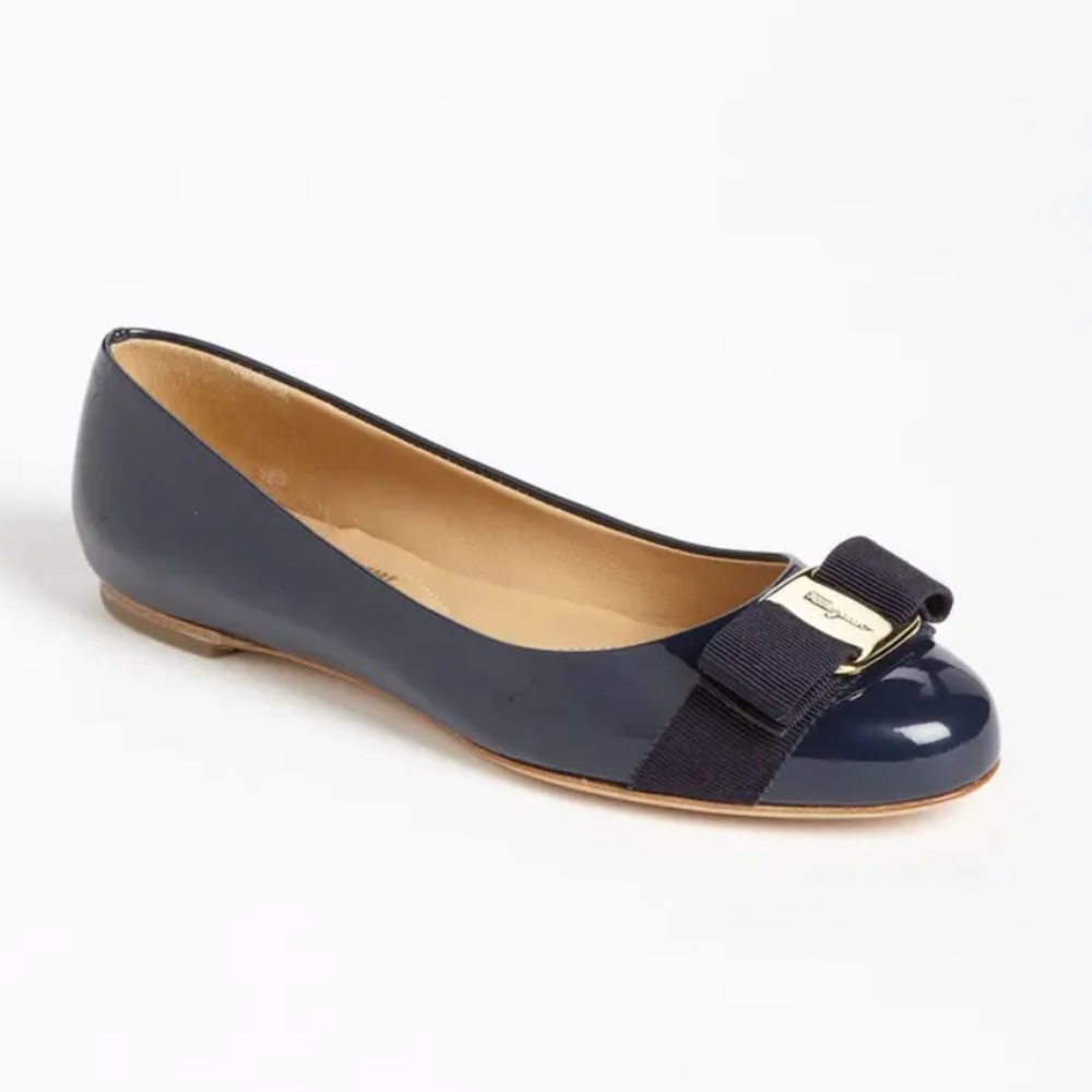 SALVATORE FERRAGAMO Varina Leather Flat in black